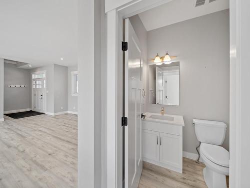 2770 Peregrine Way, Merritt, BC - Indoor Photo Showing Bathroom