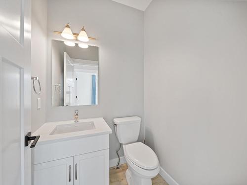 2770 Peregrine Way, Merritt, BC - Indoor Photo Showing Bathroom