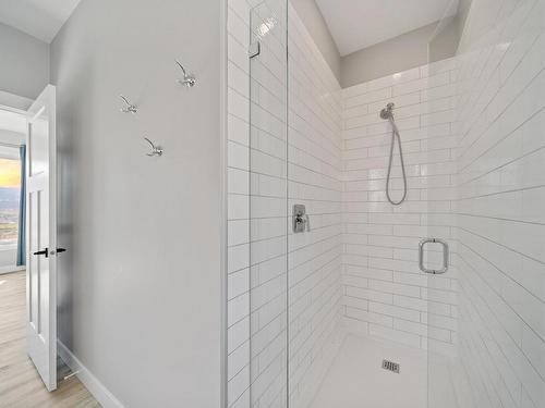 2770 Peregrine Way, Merritt, BC - Indoor Photo Showing Bathroom