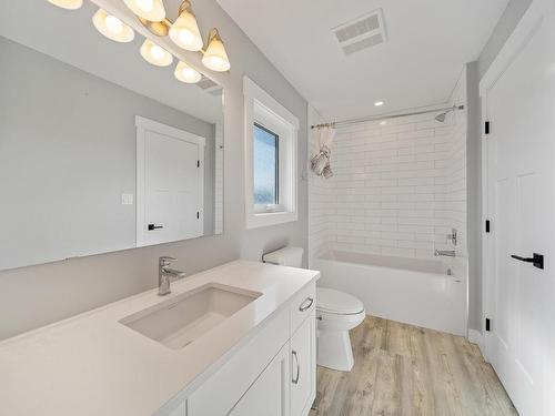 2770 Peregrine Way, Merritt, BC - Indoor Photo Showing Bathroom