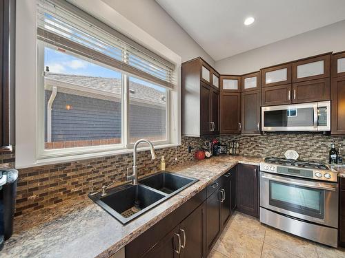 3018 Hilton Drive, Merritt, BC - Indoor Photo Showing Kitchen With Double Sink With Upgraded Kitchen