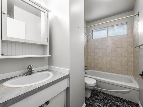 4-1173 Ponlen Street, Kamloops, BC - Indoor Photo Showing Bathroom