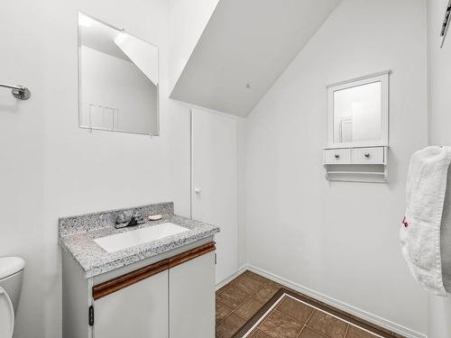 4-1173 Ponlen Street, Kamloops, BC - Indoor Photo Showing Bathroom