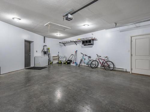 1858 Ironwood Terrace, Kamloops, BC - Indoor Photo Showing Garage