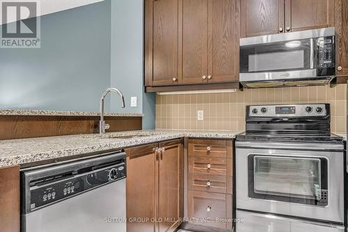 214 - 1135 Royal York Road, Toronto, ON - Indoor Photo Showing Kitchen