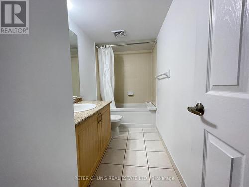 617 - 35 Hollywood Avenue, Toronto, ON - Indoor Photo Showing Bathroom