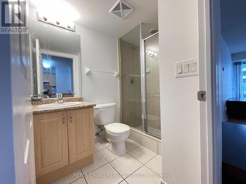 617 - 35 Hollywood Avenue, Toronto, ON - Indoor Photo Showing Bathroom