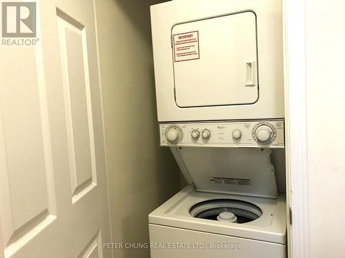 617 - 35 Hollywood Avenue, Toronto, ON - Indoor Photo Showing Laundry Room