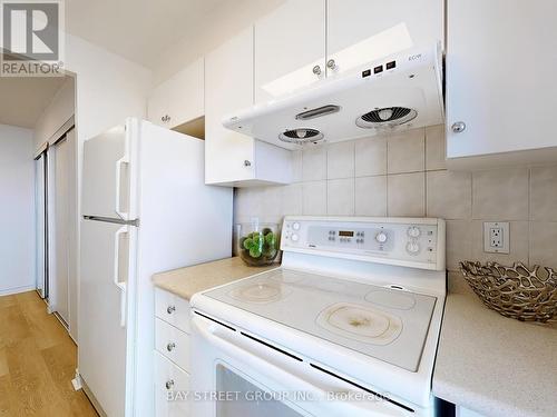 1119 - 1883 Mcnicoll Avenue, Toronto, ON - Indoor Photo Showing Kitchen