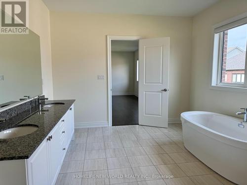 120 Settlers Crescent, Bradford West Gwillimbury, ON - Indoor Photo Showing Bathroom