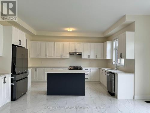 120 Settlers Crescent, Bradford West Gwillimbury, ON - Indoor Photo Showing Kitchen