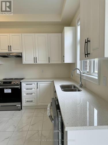 120 Settlers Crescent, Bradford West Gwillimbury, ON - Indoor Photo Showing Kitchen With Double Sink