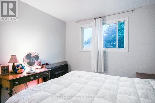 1 Hedgeson Court, Brampton, ON - Indoor Photo Showing Bedroom