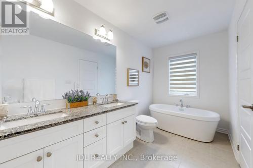 1407 William Halton Parkway, Oakville, ON - Indoor Photo Showing Bathroom