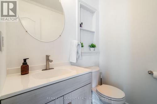 772 Francis Road, Burlington, ON - Indoor Photo Showing Bathroom