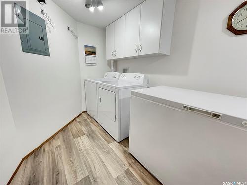 203 341 Cowie Crescent, Swift Current, SK - Indoor Photo Showing Laundry Room