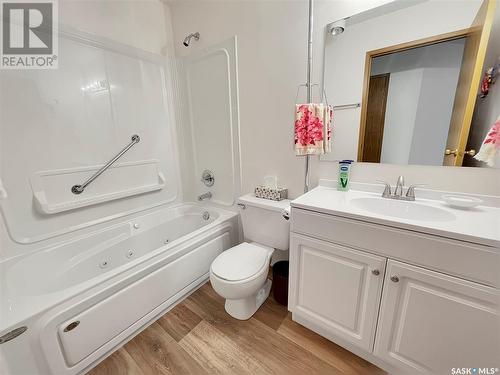 203 341 Cowie Crescent, Swift Current, SK - Indoor Photo Showing Bathroom