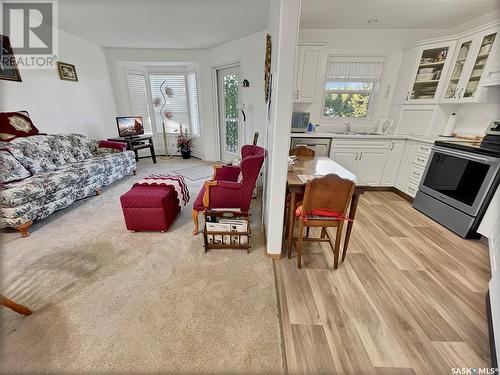 203 341 Cowie Crescent, Swift Current, SK - Indoor Photo Showing Living Room