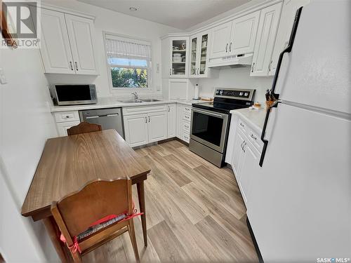 203 341 Cowie Crescent, Swift Current, SK - Indoor Photo Showing Kitchen