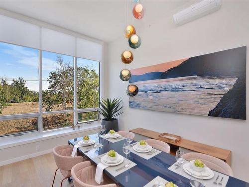 Ph3-2285 Bowker Ave, Oak Bay, BC - Indoor Photo Showing Dining Room