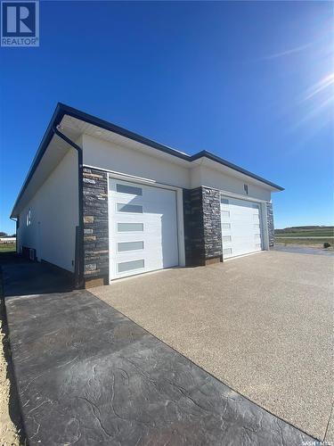 4 Huber Bay, Emerald Park, SK - Outdoor