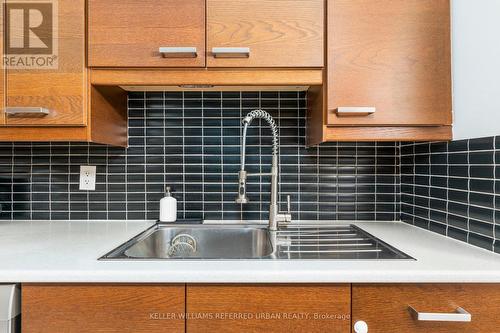 705 - 855 Kennedy Road, Toronto, ON - Indoor Photo Showing Kitchen