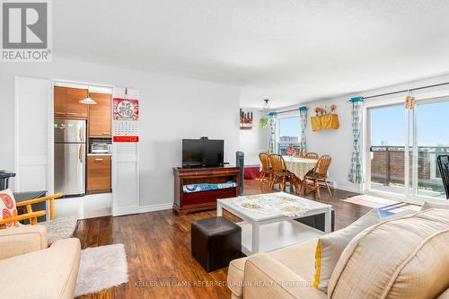 705 - 855 Kennedy Road, Toronto, ON - Indoor Photo Showing Living Room