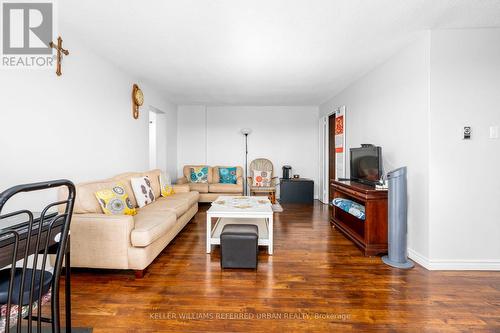 705 - 855 Kennedy Road, Toronto, ON - Indoor Photo Showing Living Room