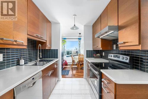 705 - 855 Kennedy Road, Toronto, ON - Indoor Photo Showing Kitchen With Stainless Steel Kitchen