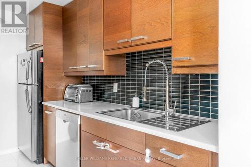 705 - 855 Kennedy Road, Toronto, ON - Indoor Photo Showing Kitchen