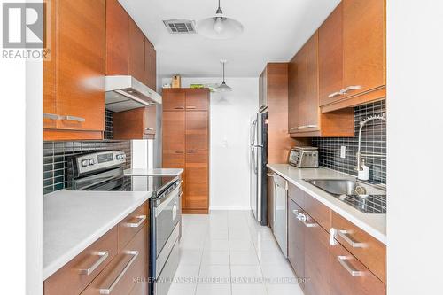 705 - 855 Kennedy Road, Toronto, ON - Indoor Photo Showing Kitchen