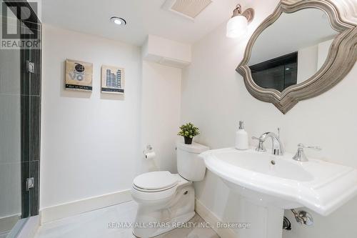 22 Fielding Avenue, Toronto, ON - Indoor Photo Showing Bathroom