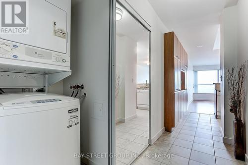 1815 - 38 Lee Centre Drive, Toronto, ON - Indoor Photo Showing Laundry Room