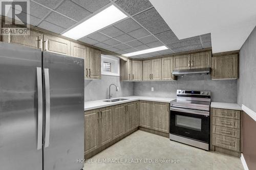 373 Forest Drive, Vaughan, ON - Indoor Photo Showing Kitchen With Double Sink