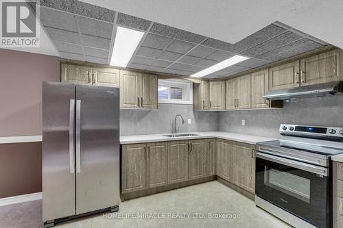 373 Forest Drive, Vaughan, ON - Indoor Photo Showing Kitchen