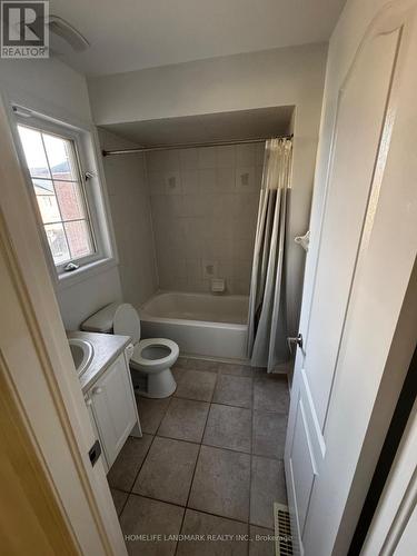 33 Ramsgate Court, Markham, ON - Indoor Photo Showing Bathroom