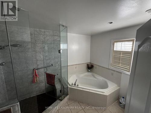 33 Ramsgate Court, Markham, ON - Indoor Photo Showing Bathroom