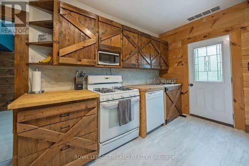 15 Cora Street, St. Thomas, ON - Indoor Photo Showing Kitchen