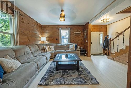 15 Cora Street, St. Thomas, ON - Indoor Photo Showing Living Room