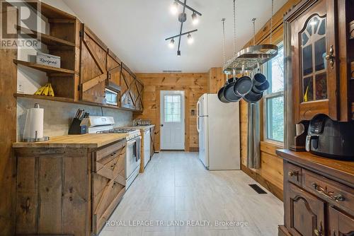 15 Cora Street, St. Thomas, ON - Indoor Photo Showing Kitchen