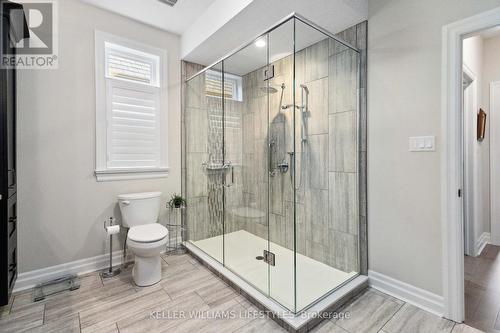 Walk in glass shower - 3 - 2290 Torrey Pines Way, London, ON - Indoor Photo Showing Bathroom