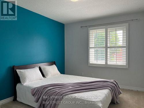 1744 Delderfield Crescent, Mississauga, ON - Indoor Photo Showing Bedroom