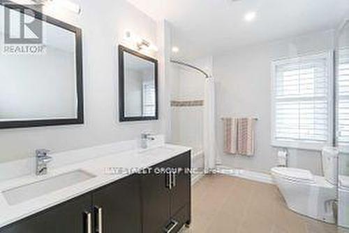 1744 Delderfield Crescent, Mississauga, ON - Indoor Photo Showing Bathroom