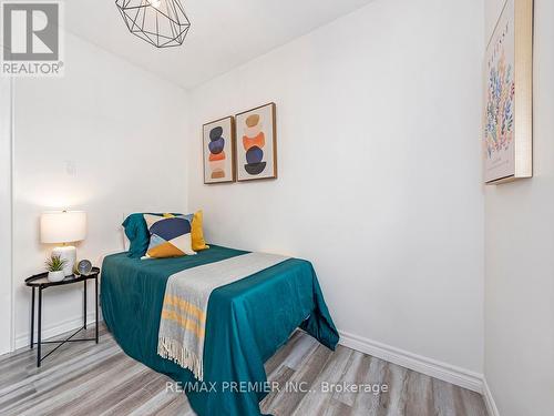 1098 Eastmount Avenue, Mississauga, ON - Indoor Photo Showing Bedroom