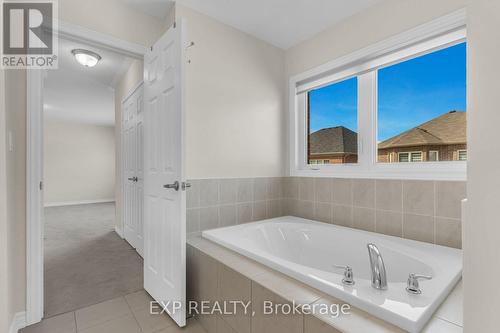 71 Royal Fern Crescent, Caledon, ON - Indoor Photo Showing Bathroom