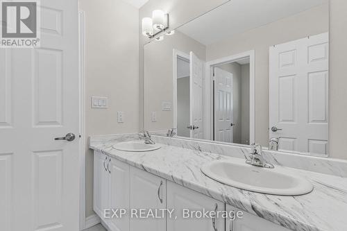 71 Royal Fern Crescent, Caledon, ON - Indoor Photo Showing Bathroom