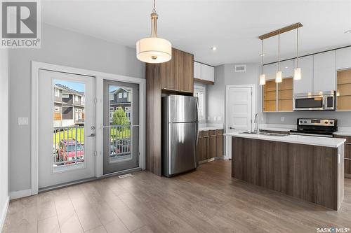 1018 Evergreen Boulevard, Saskatoon, SK - Indoor Photo Showing Kitchen