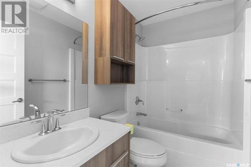 1018 Evergreen Boulevard, Saskatoon, SK - Indoor Photo Showing Bathroom