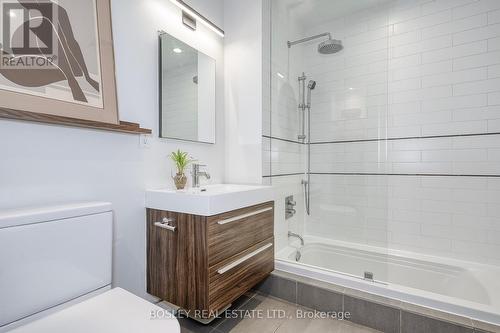 204 - 99 Chandos Avenue, Toronto, ON - Indoor Photo Showing Bathroom