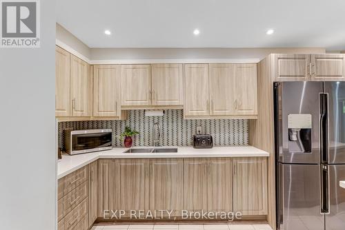 14 San Marino Way, Toronto, ON - Indoor Photo Showing Kitchen